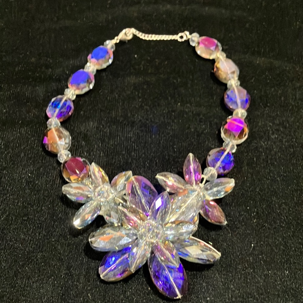 Beautiful Purple Starburst Statement Necklace-G16